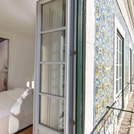 Apartment Chiado Deluxe By Architecture Tote Ser